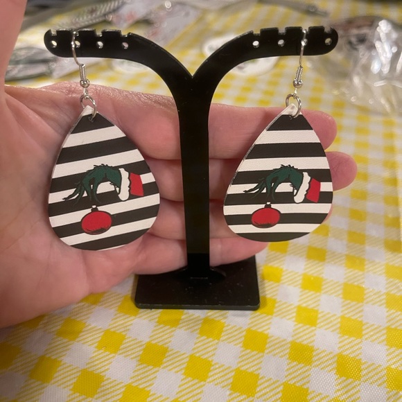 Grinch Earrings. (2) sided made of thick faux leather. - Picture 5 of 16